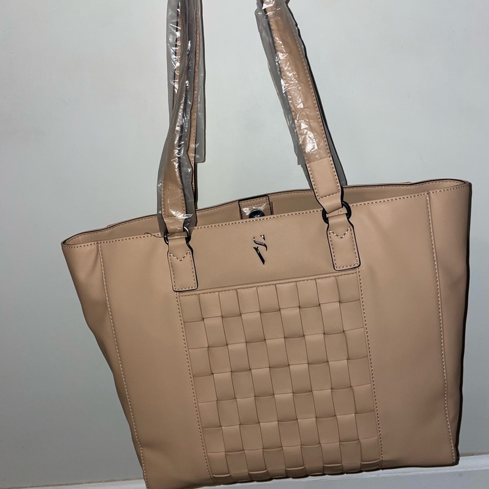 Chic Tan Tote with Gold Accents